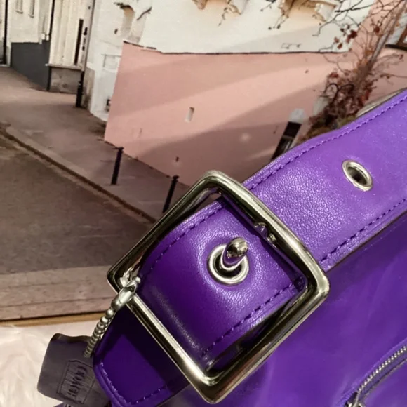 Coach Legacy Duffle Shoulderbag in Violet - Picture 9 of 14